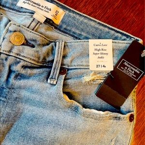 NWT skinny Abercrombie jeans